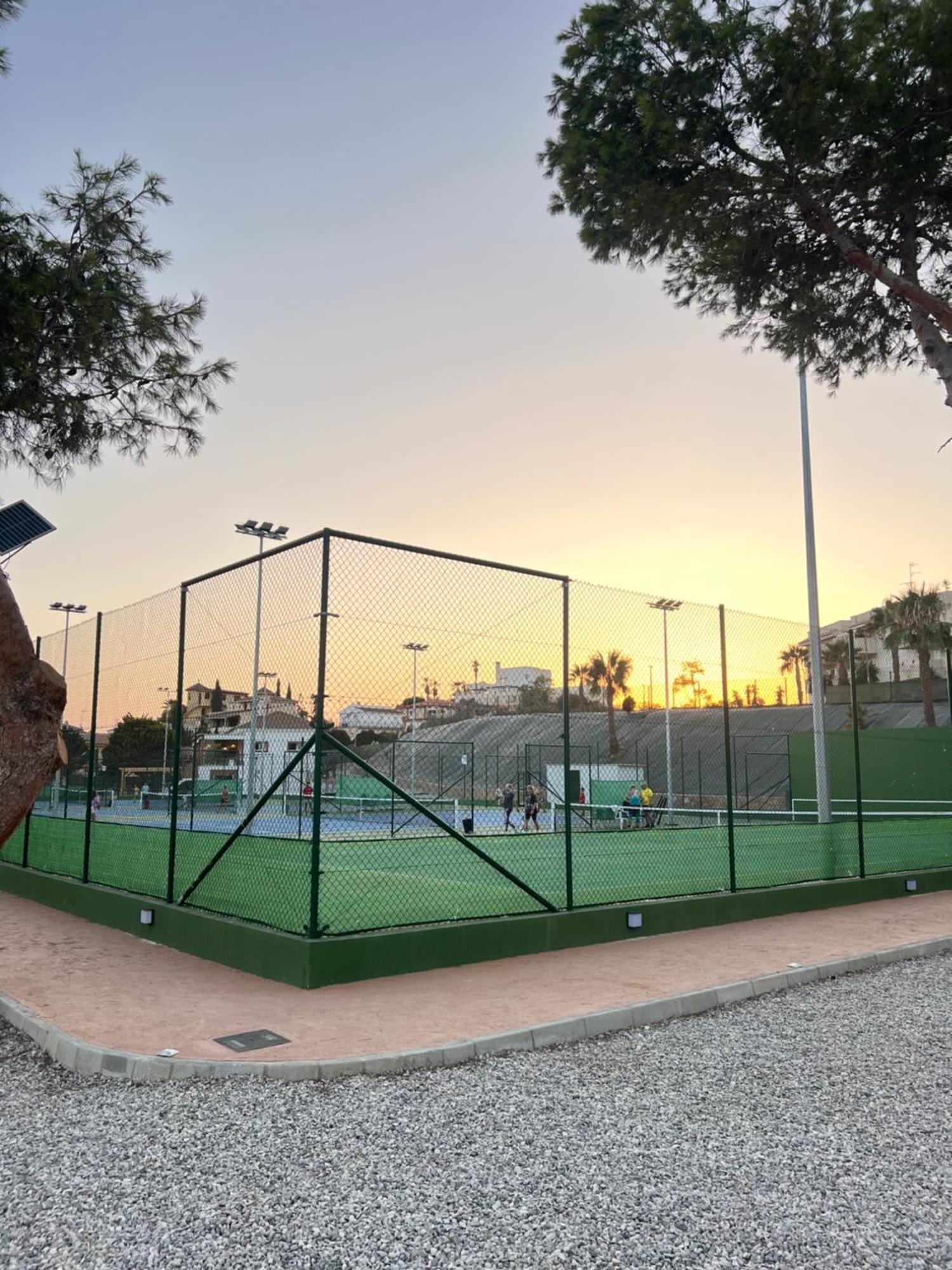 Piso Con Ac, Piscina Y Pista De Padel Y Tenis En Águilas Kültér fotó